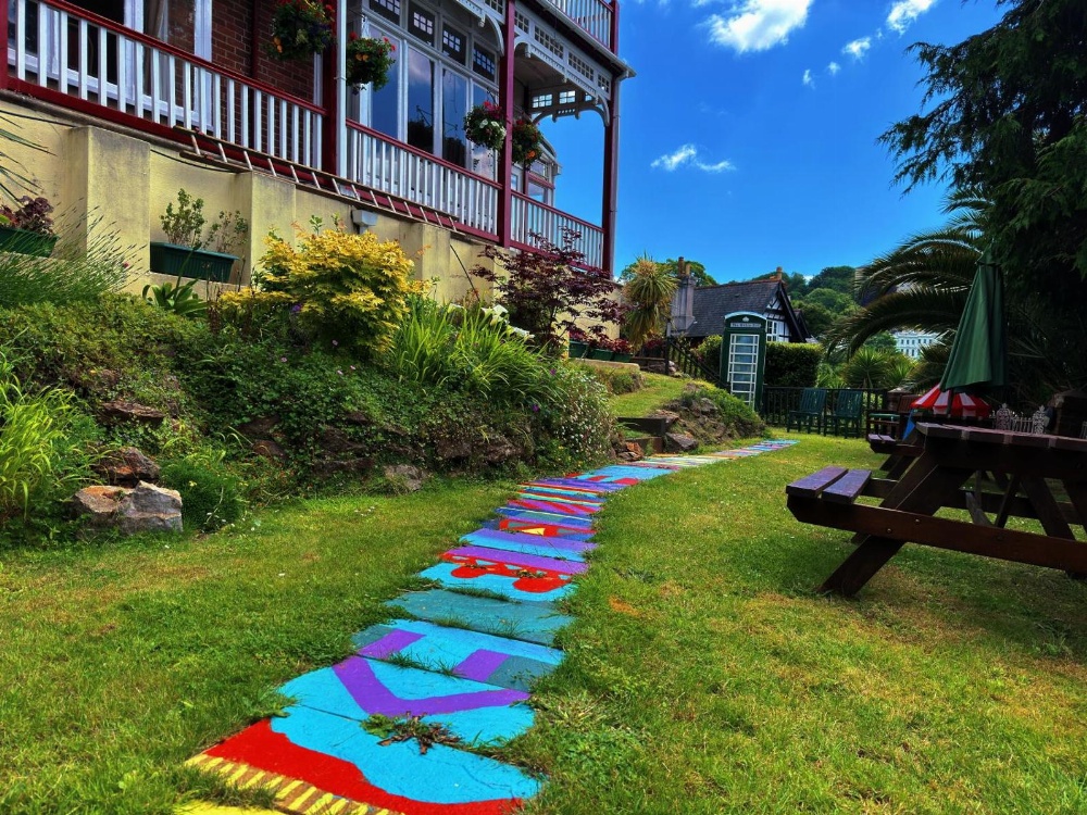 The Robin Hill Main image